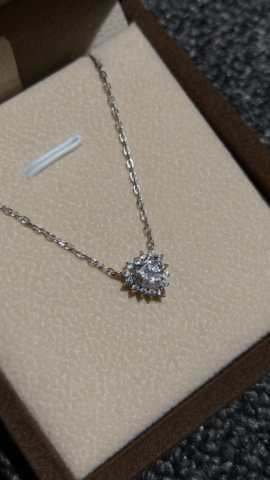 قلادة قلب وردي ايطالية