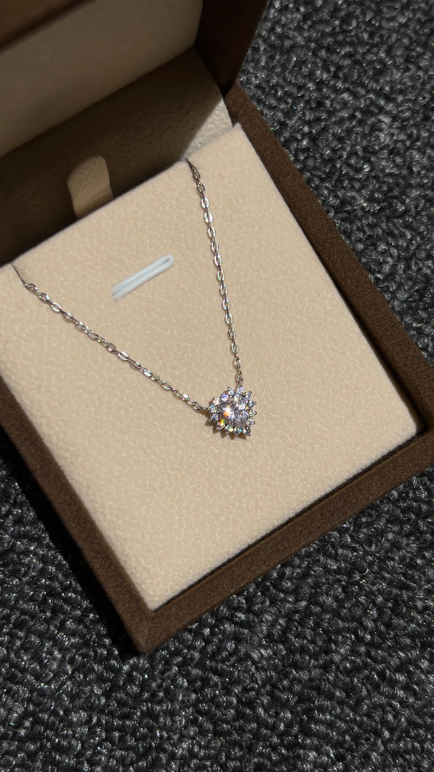 قلادة قلب وردي ايطالية