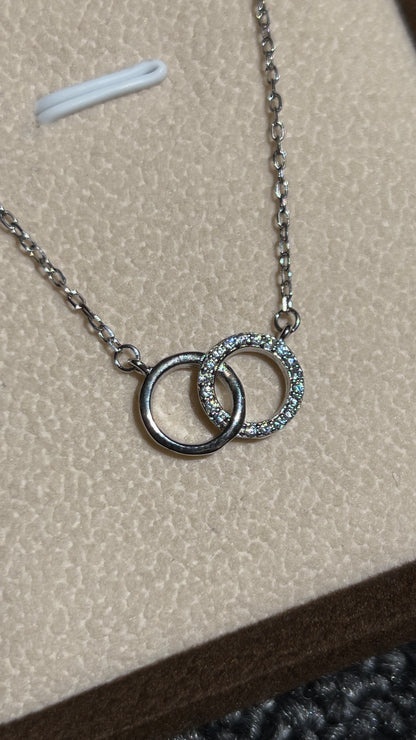 قلادة الحلقتين ايطالية