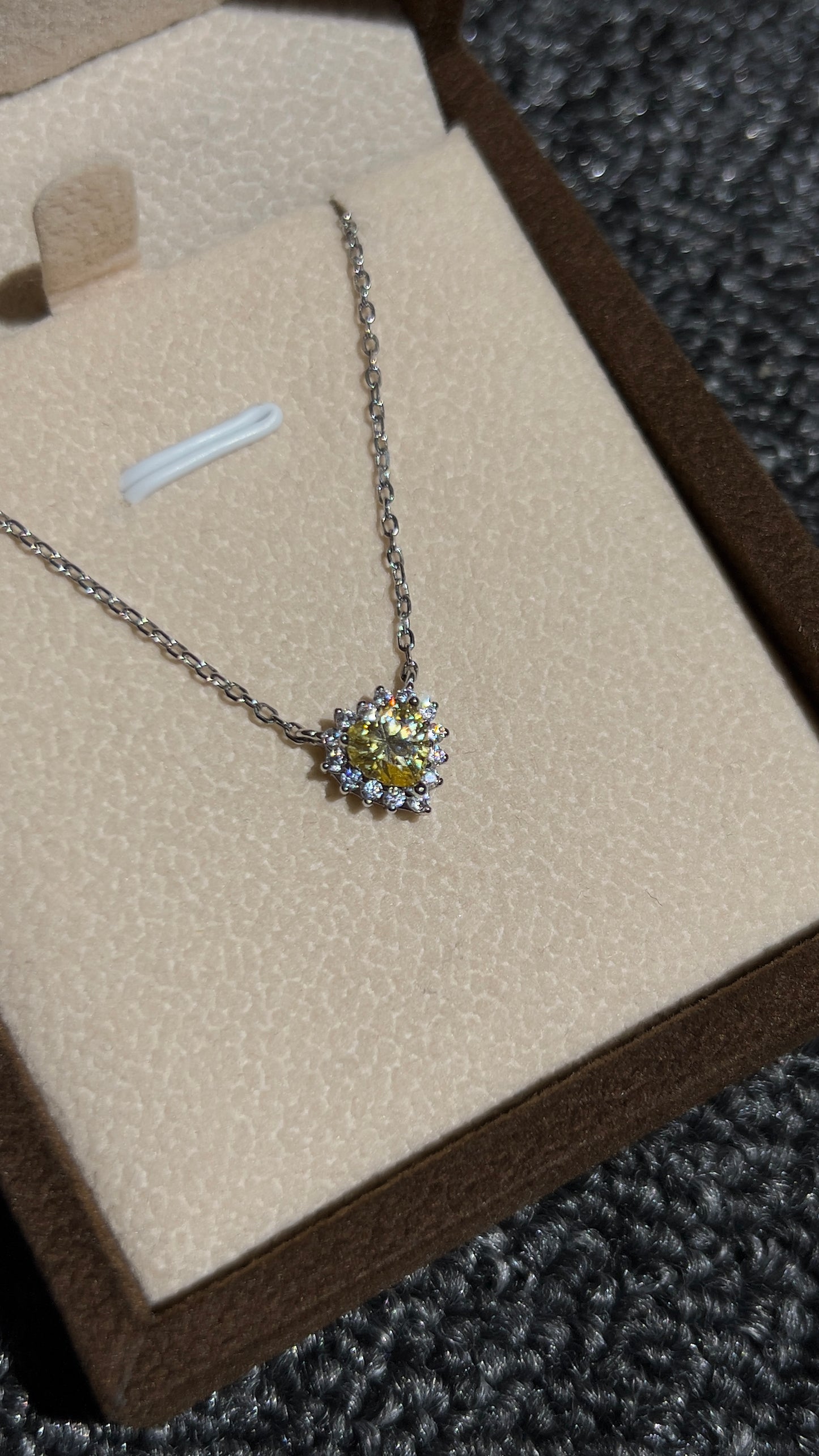 قلادة قلب اصفر ايطالية