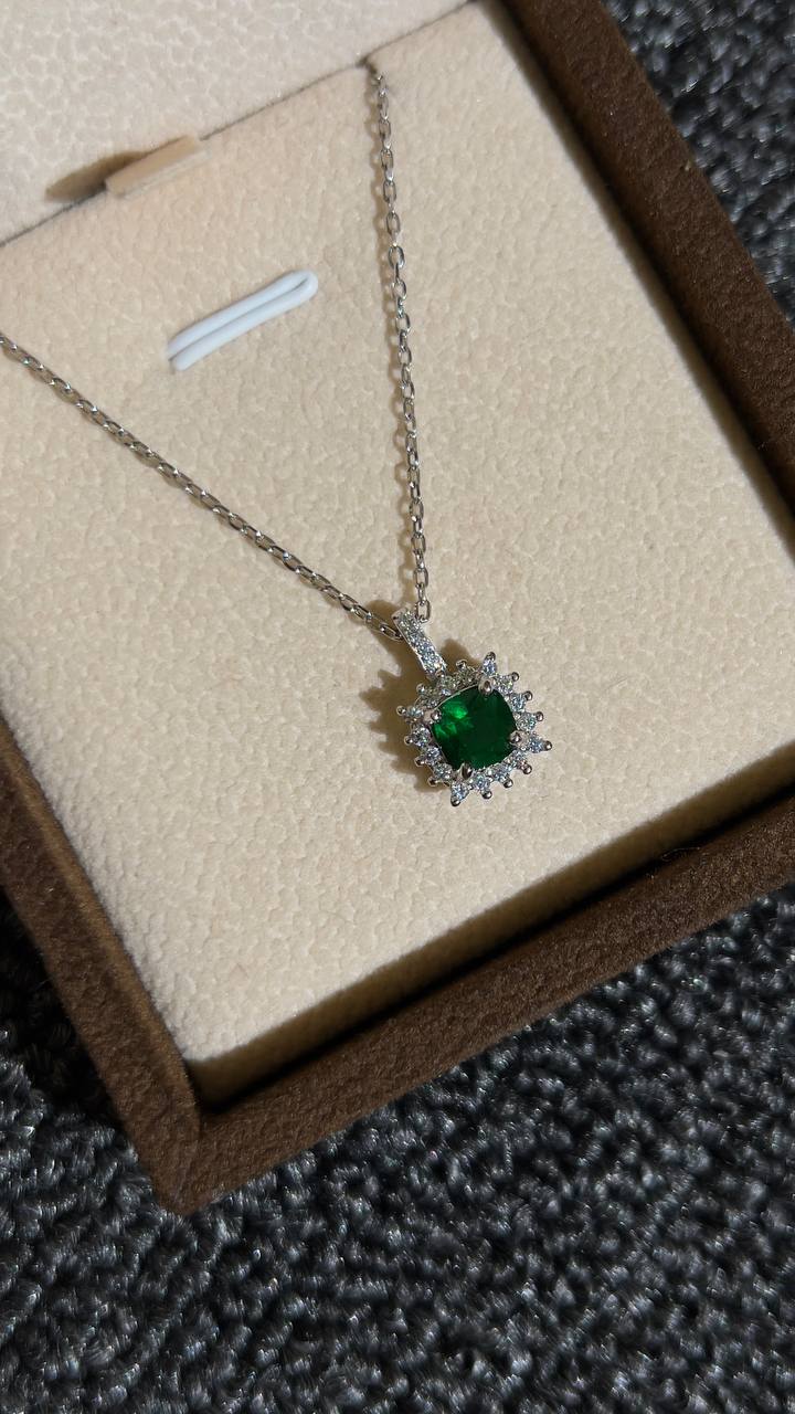 قلادة ايمرلد مخبرية ايطالية