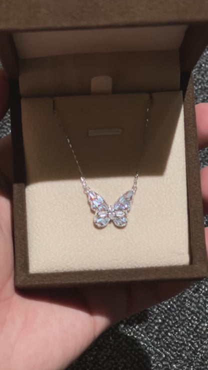 قلادة فراشة ايطالية