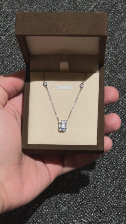 قلادة الباكت الايطالية